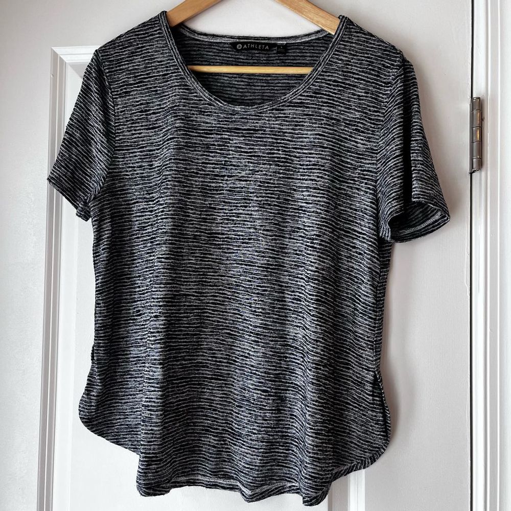 Athleta woman’s Large grey top